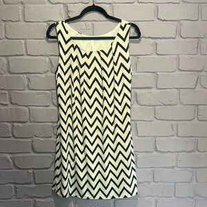 NWOT Gilli White and Black Dress size S/M